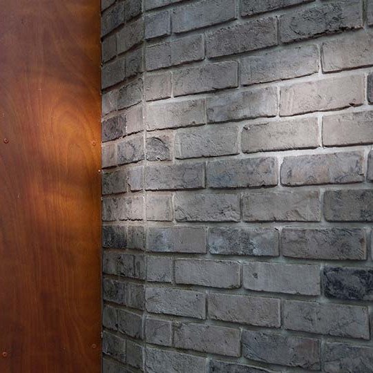 Декор стен в местах общего пользования